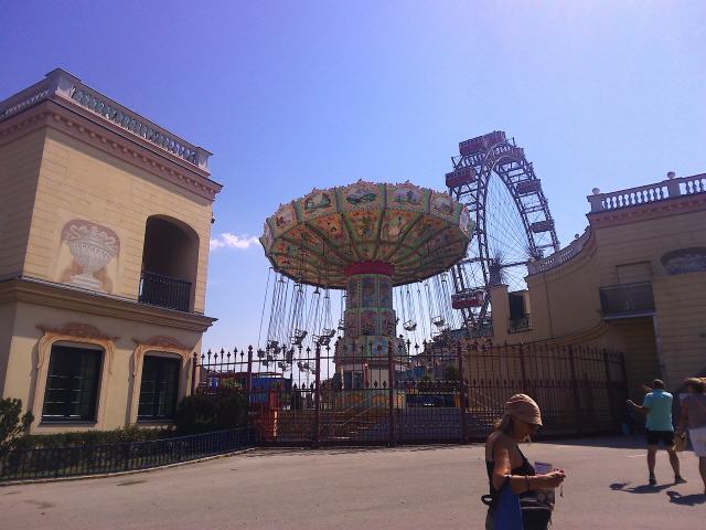 Der Wiener Prater ist ein weitläufiges, etwa 6 km umfassendes, großteils öffentliches Areal im 2. Wiener Gemeindebezirk, Leopoldstadt, das noch heute zu großen Teilen aus ursprünglich von der Donau geprägten Aulandschaften besteht. Wenn man außerhalb Wiens vom Prater spricht, ist häufig nur der bekannte Vergnügungspark im Prater, der Wurstelprater, gemeint. Dieser befindet sich an der Nordwestspitze des Areals zwischen Donau und Donaukanal und macht flächenmäßig nur einen sehr kleinen Teil des gesamten Pratergebiets aus.