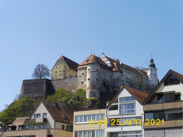 Das Schloss Hellenstein ist eine über der Stadt Heidenheim an der Brenz gelegene Festungsanlage. Es war einstmals Stammsitz der Herren von Hellenstein. Später wechselten die Besitzverhältnisse: Im Spätmittelalter war die Anlage in bayerischen Händen, zu Beginn der Neuzeit dann württembergisch.