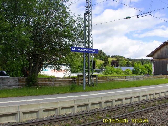 St. Georgen im Schwarzwald ist eine Stadt im s&uuml;dlichen Schwarzwald in Baden-W&uuml;rttemberg. Ihr Ursprung geht auf ein Benediktinerkloster zur&uuml;ck. Die Stadt ist nach Villingen-Schwenningen, Donaueschingen und Bad D&uuml;rrheim die viertbev&ouml;lkerungsreichste Gemeinde im Schwarzwald-Baar-Kreis.